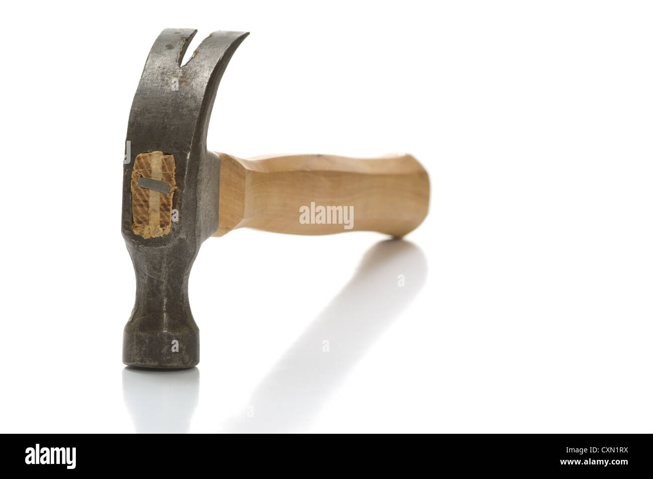 Ancien claw hammer on white background with copy space Banque D'Images