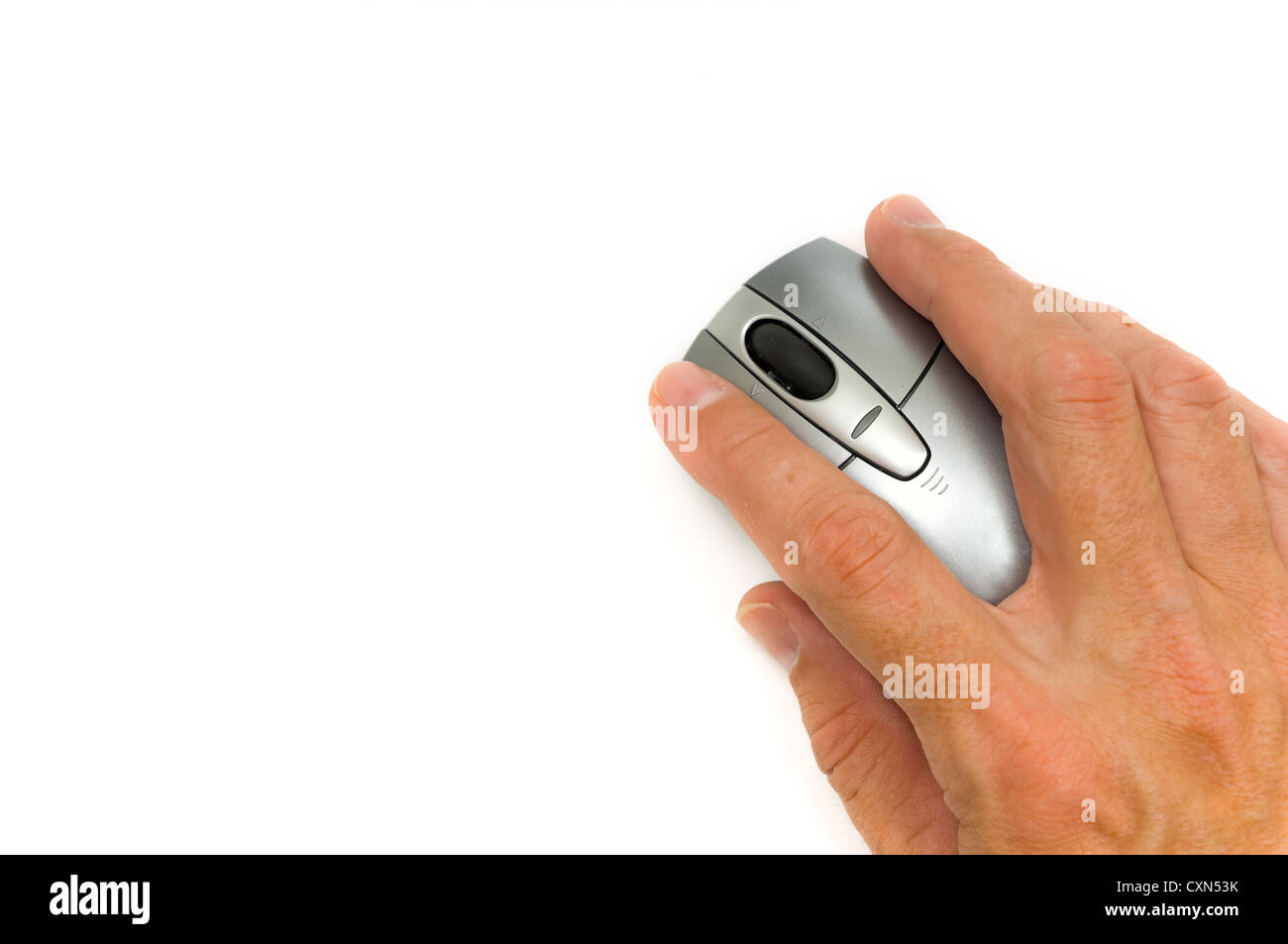 Main tenant souris portable sur fond blanc Banque D'Images