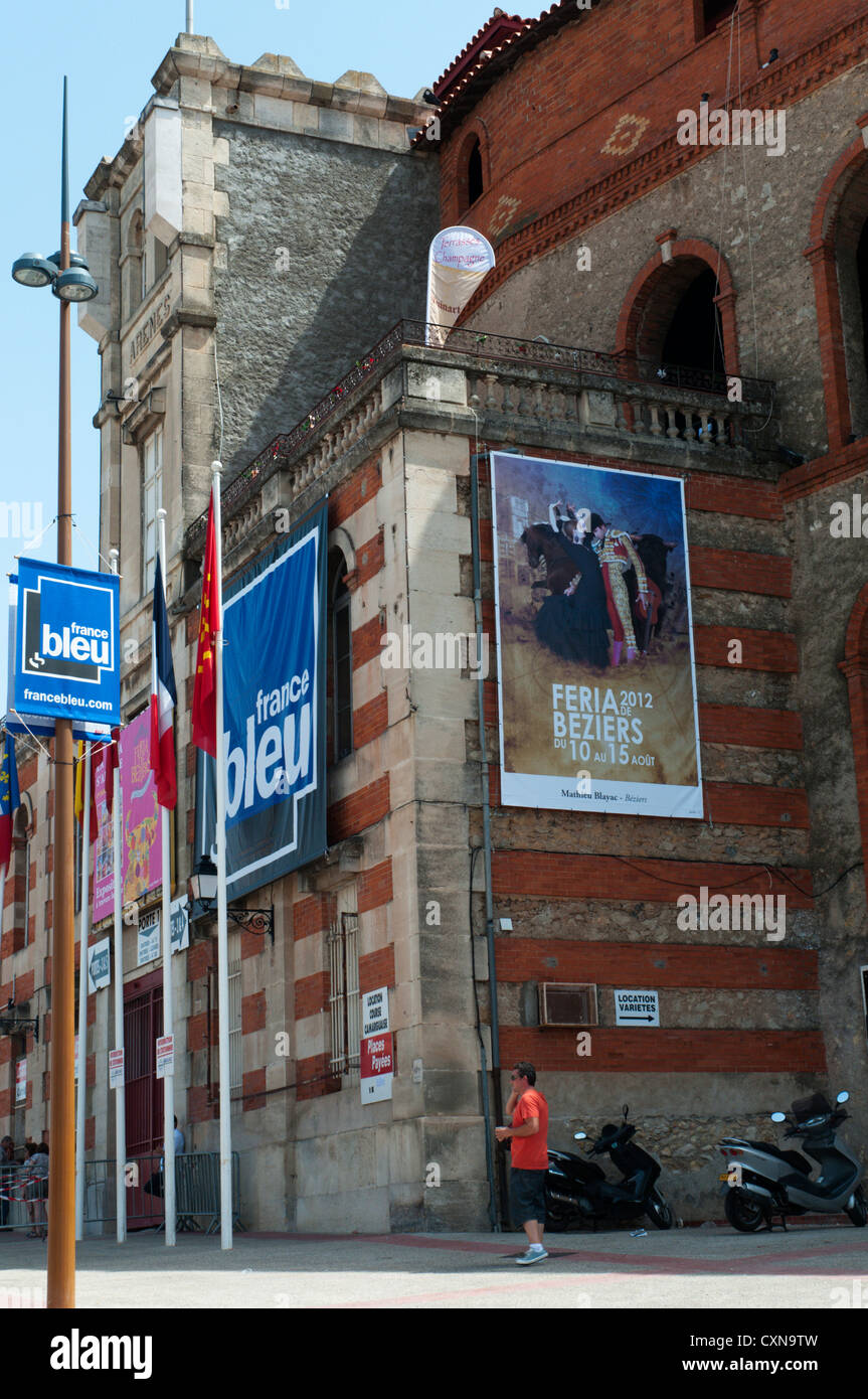 Une affiche pour la Feria de Béziers 2012 sur le mur de l'arène. Banque D'Images