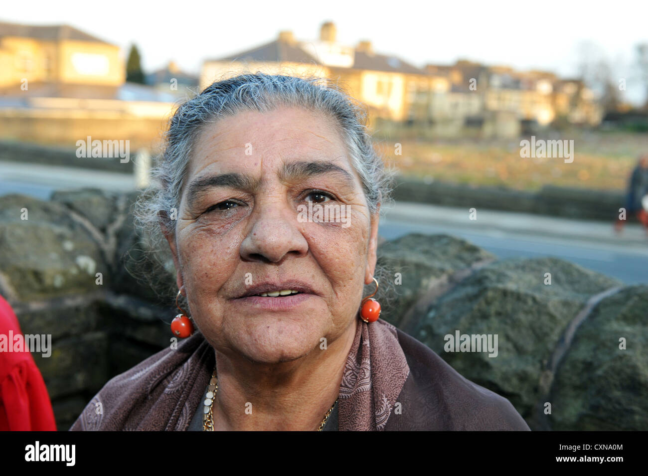 Une femme rom âgés vivant à Bradford UK Banque D'Images