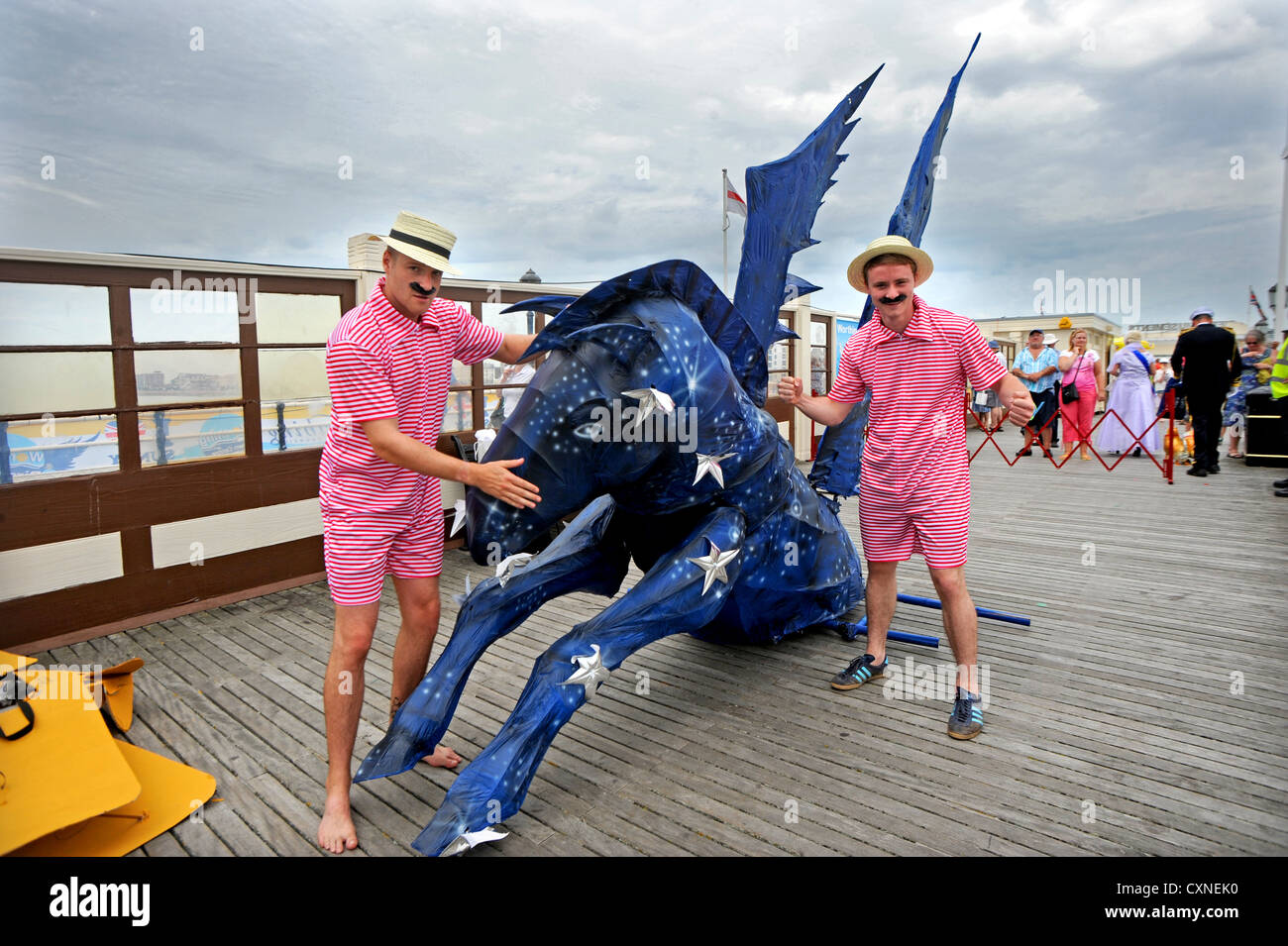 Les Concurrents participant au concours annuel international de Worthing Birdman Banque D'Images