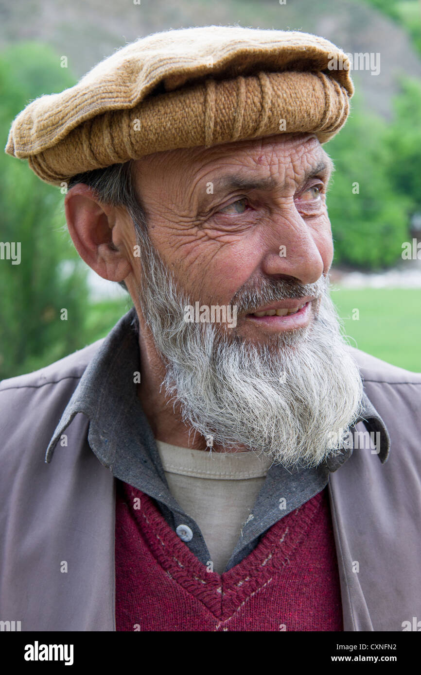 Chitral hat Banque de photographies et d'images à haute résolution - Alamy