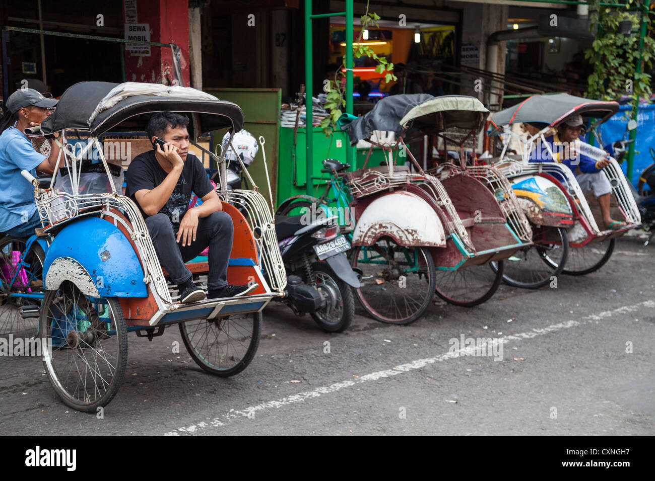 Les pousse-pousse à Yogyakarta en Indonésie Banque D'Images