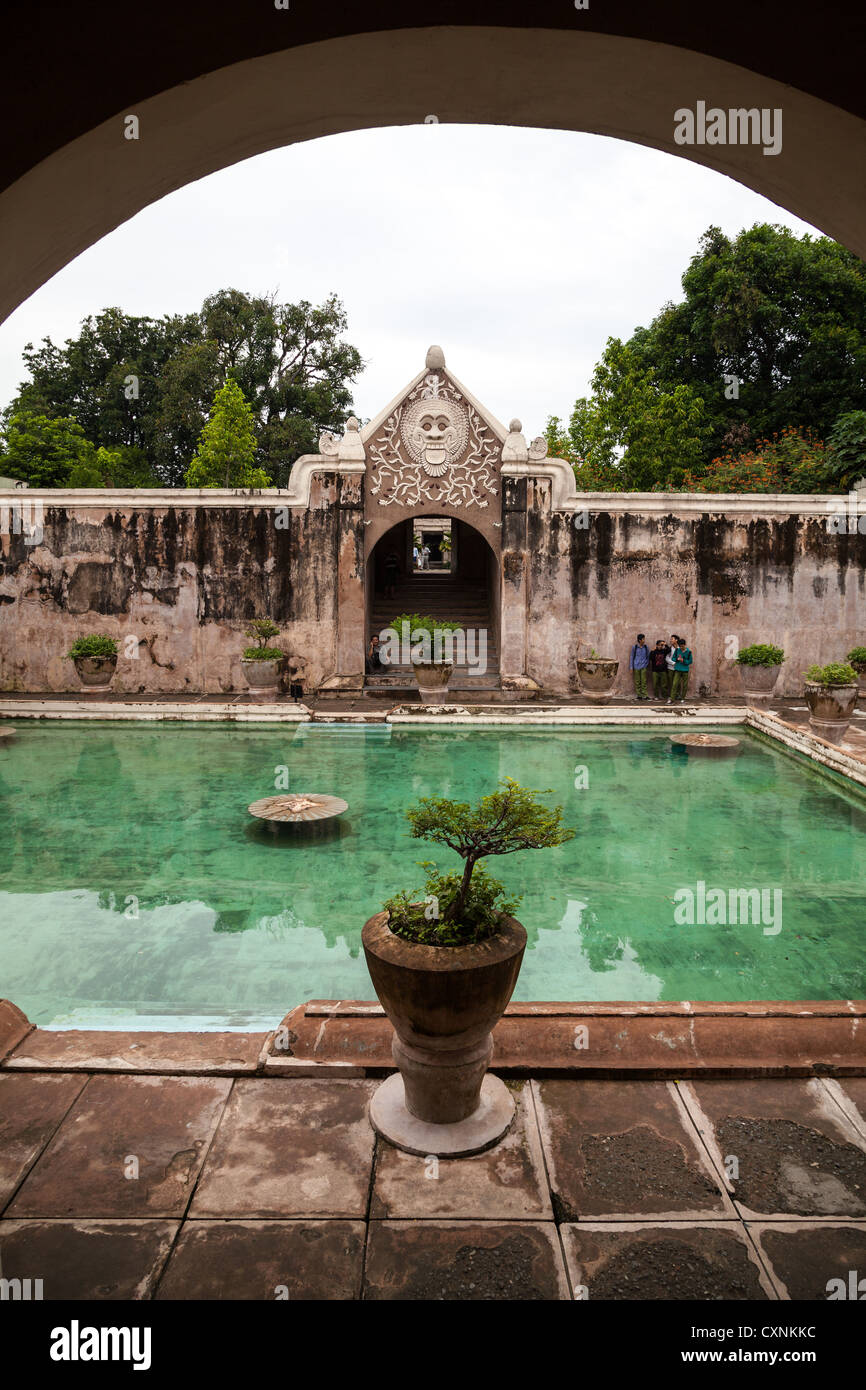 Le bassin dans le château d'eau à Yogyakarta Banque D'Images