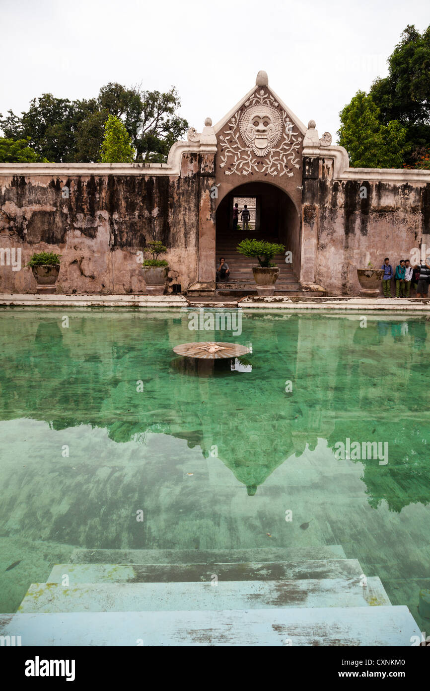 Le bassin dans le château d'eau à Yogyakarta Banque D'Images