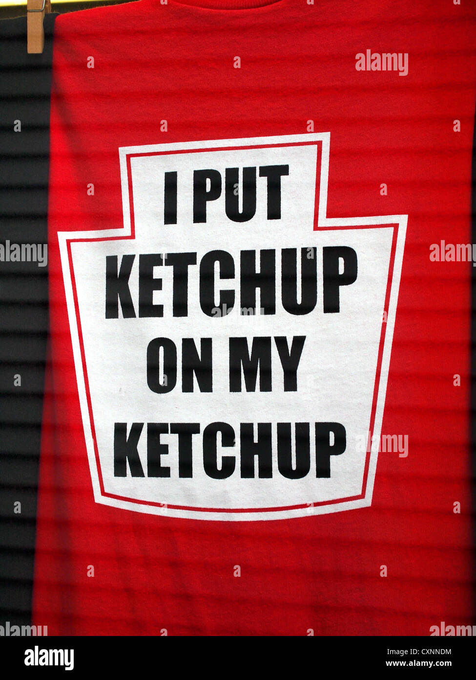 J'ai mis du ketchup sur mon Ketchup t-shirt vu en vitrine Banque D'Images
