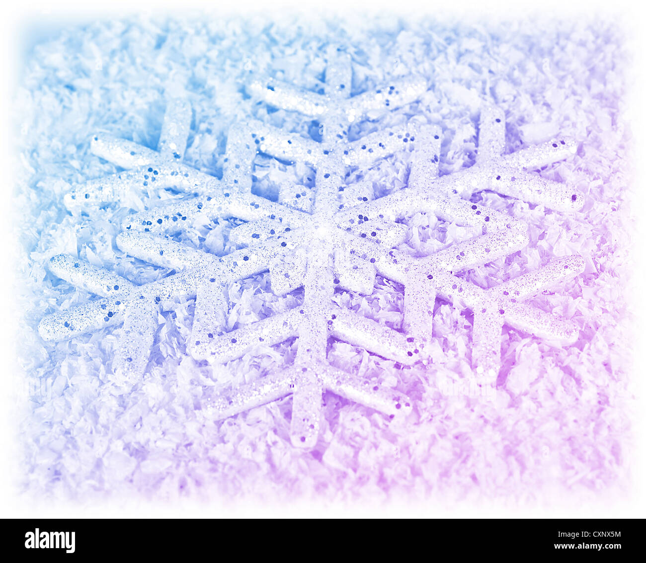 Maison de vacances hiver flocon, arrière-plan et la décoration ornement d'arbre de Noël, big blue flocon de neige rose, carte hiver abstrait Banque D'Images