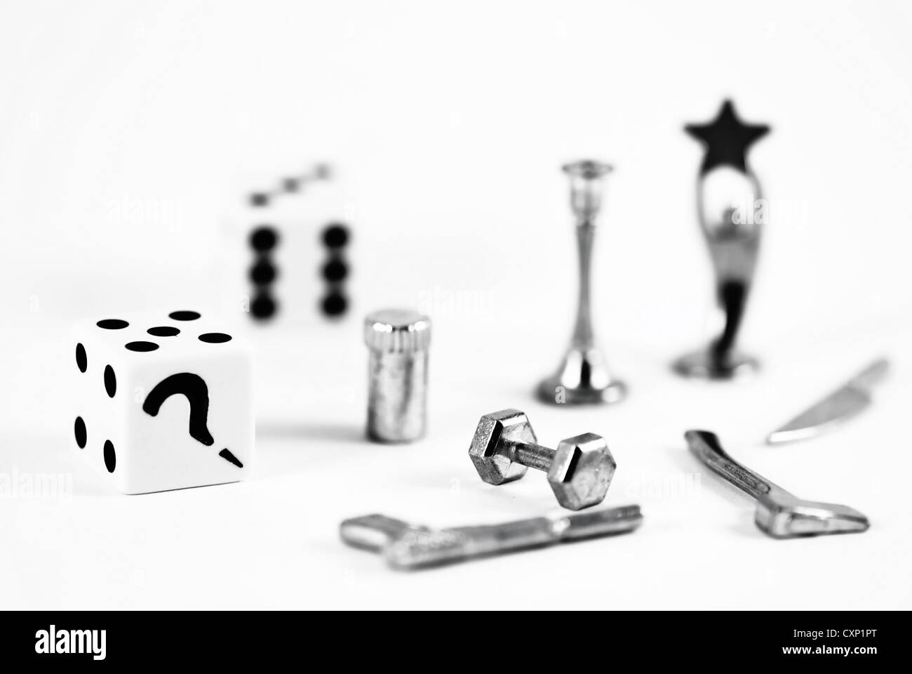 Deux dés avec staindless pièces en acier Banque D'Images