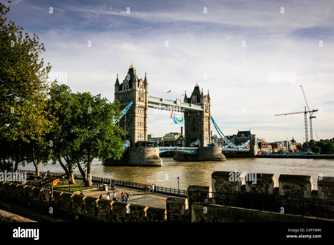 Tower Bridge par Pugin sur la Tamise à Londres Banque D'Images