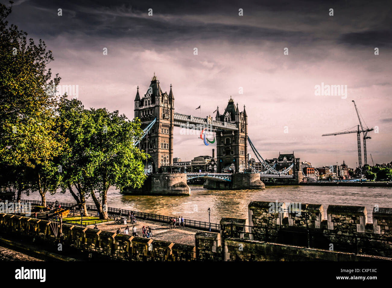 Tower Bridge par Pugin sur la Tamise à Londres Banque D'Images