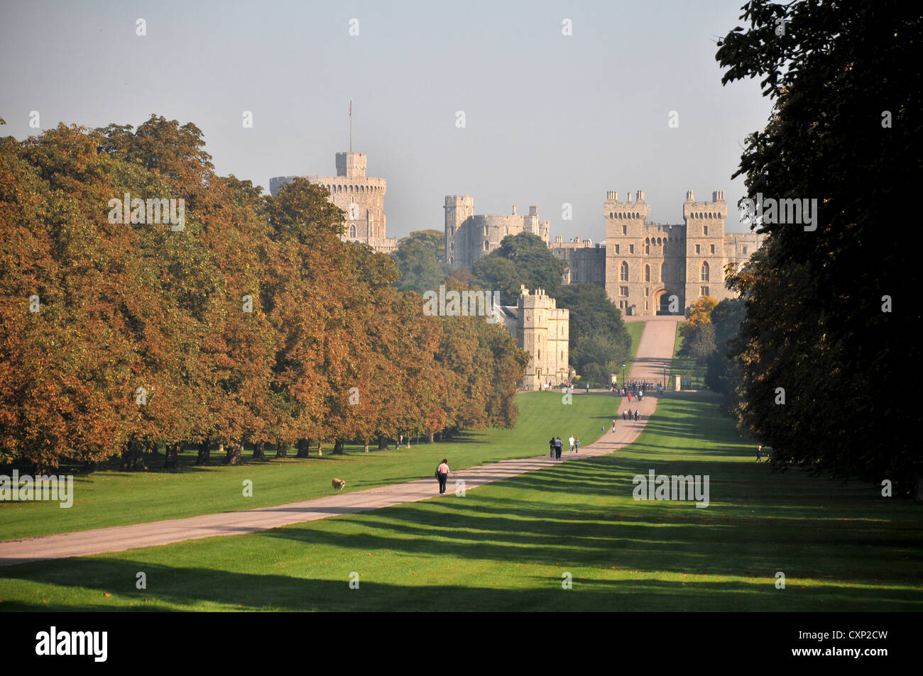 Le Château de Windsor et de la longue promenade en automne Banque D'Images