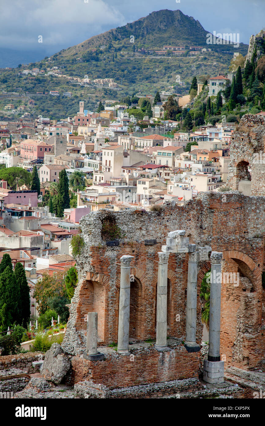 Le Greco Théâtre Romain de Taormina, Sicile Banque D'Images