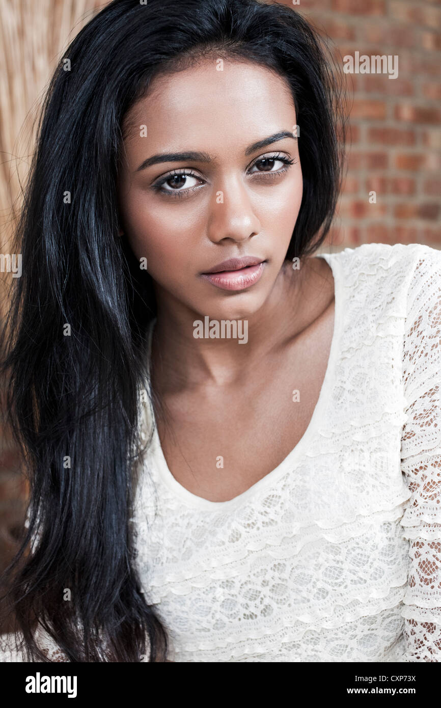 Portrait de femme à la maison Banque D'Images