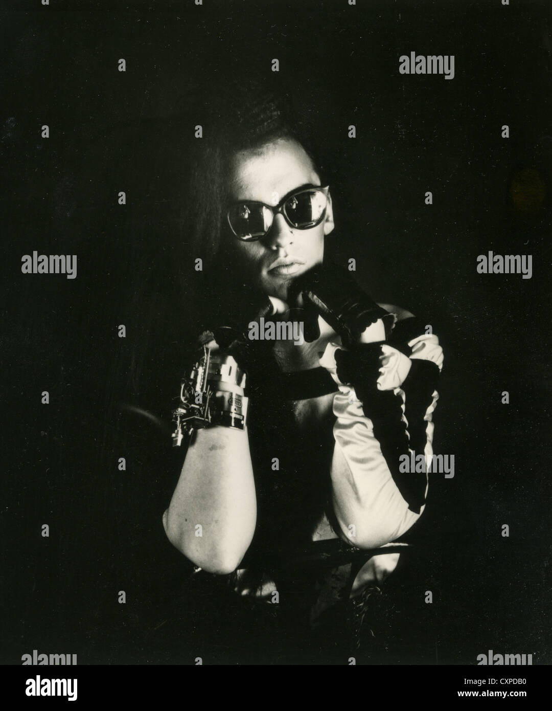 Mort ou vivant de la photo promotionnelle du groupe de rock britannique avec Pete Burns en 1984 Banque D'Images