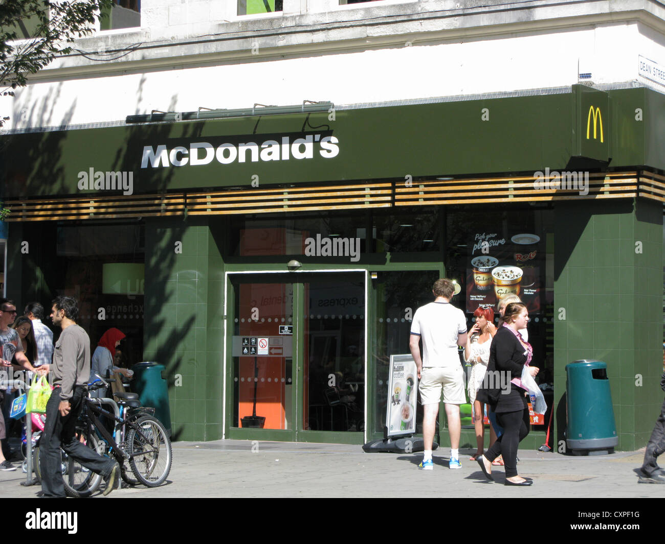 McDonald's restaurant fast food shop Brighton East Sussex UK Banque D'Images
