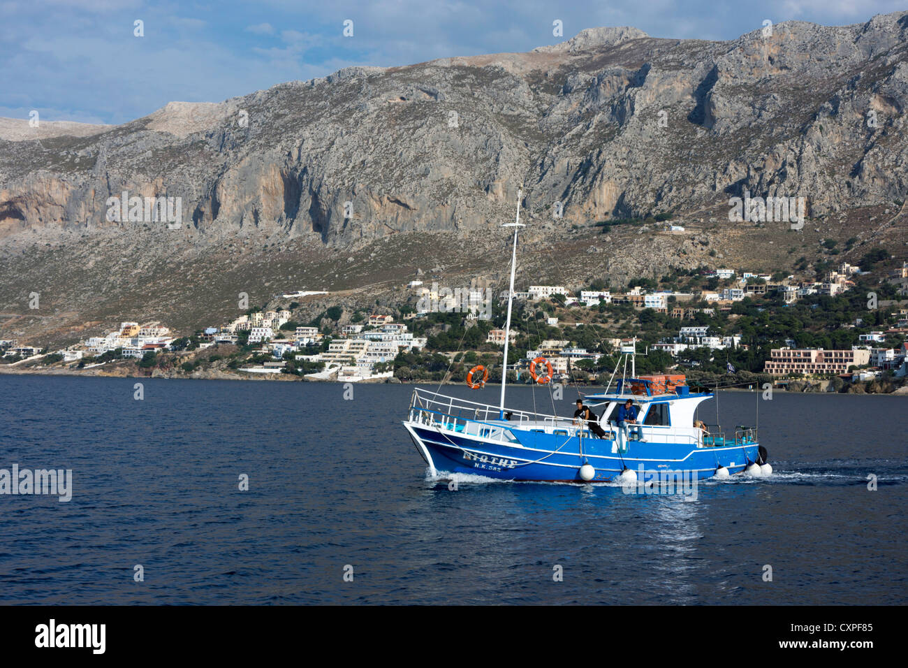 Bateau de pêche bleu, Kalymnos, l'île Grecque, Dodécanèse, Grèce Banque D'Images