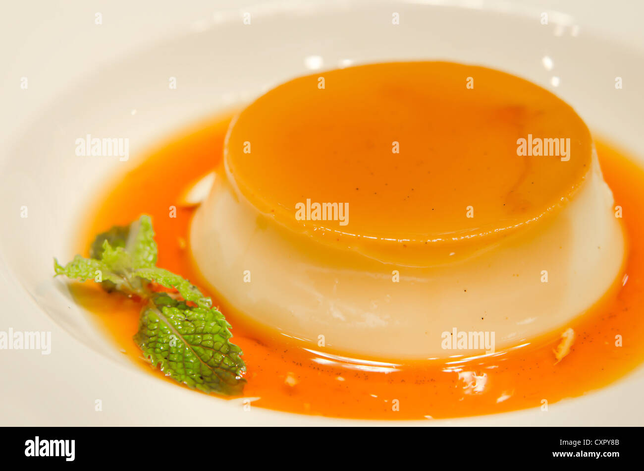 Crème au caramel, dessert sucré - Crème pâtissière Banque D'Images