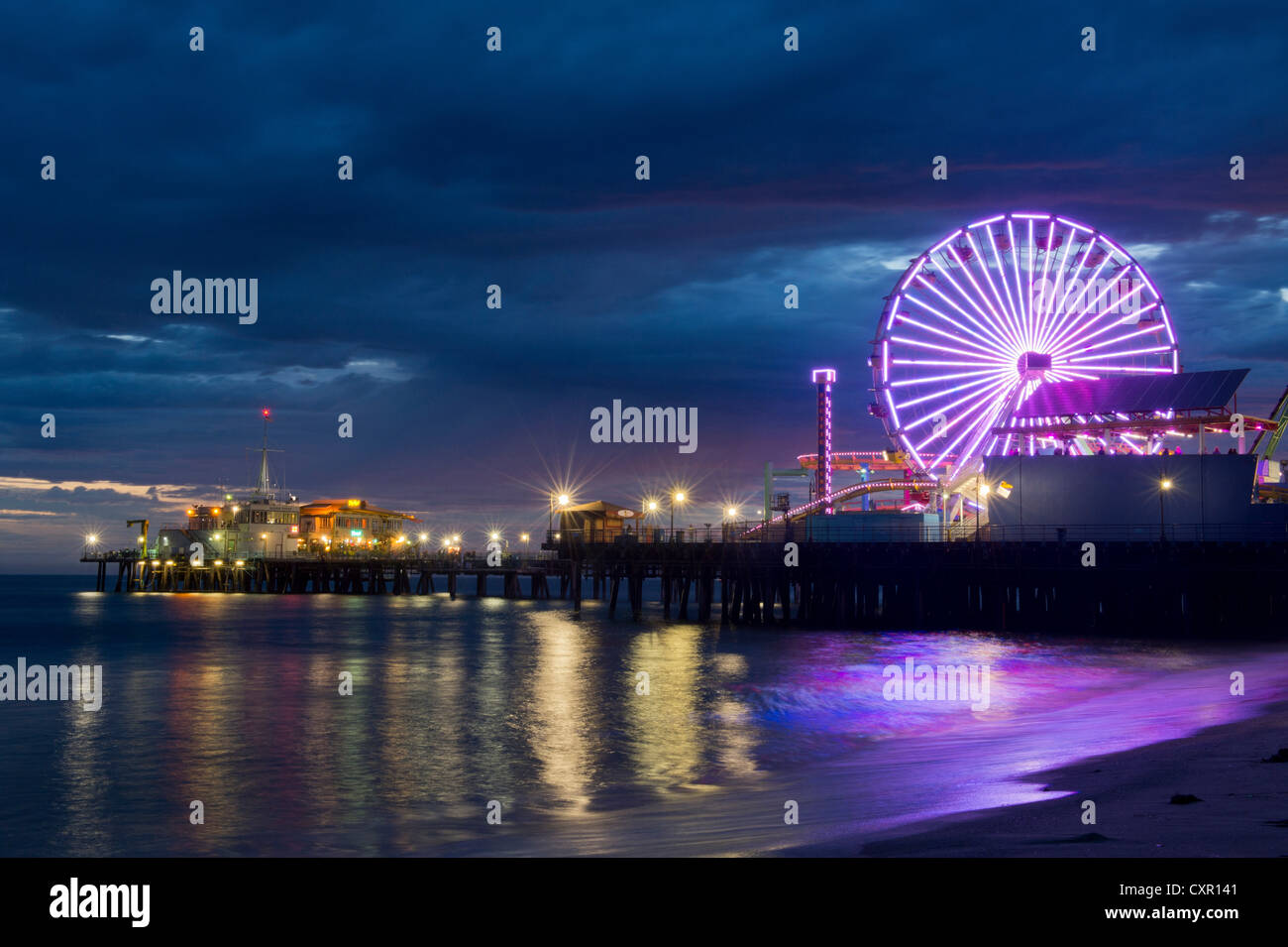 Nuit à la jetée de Santa Monica, Californie, États-Unis Banque D'Images