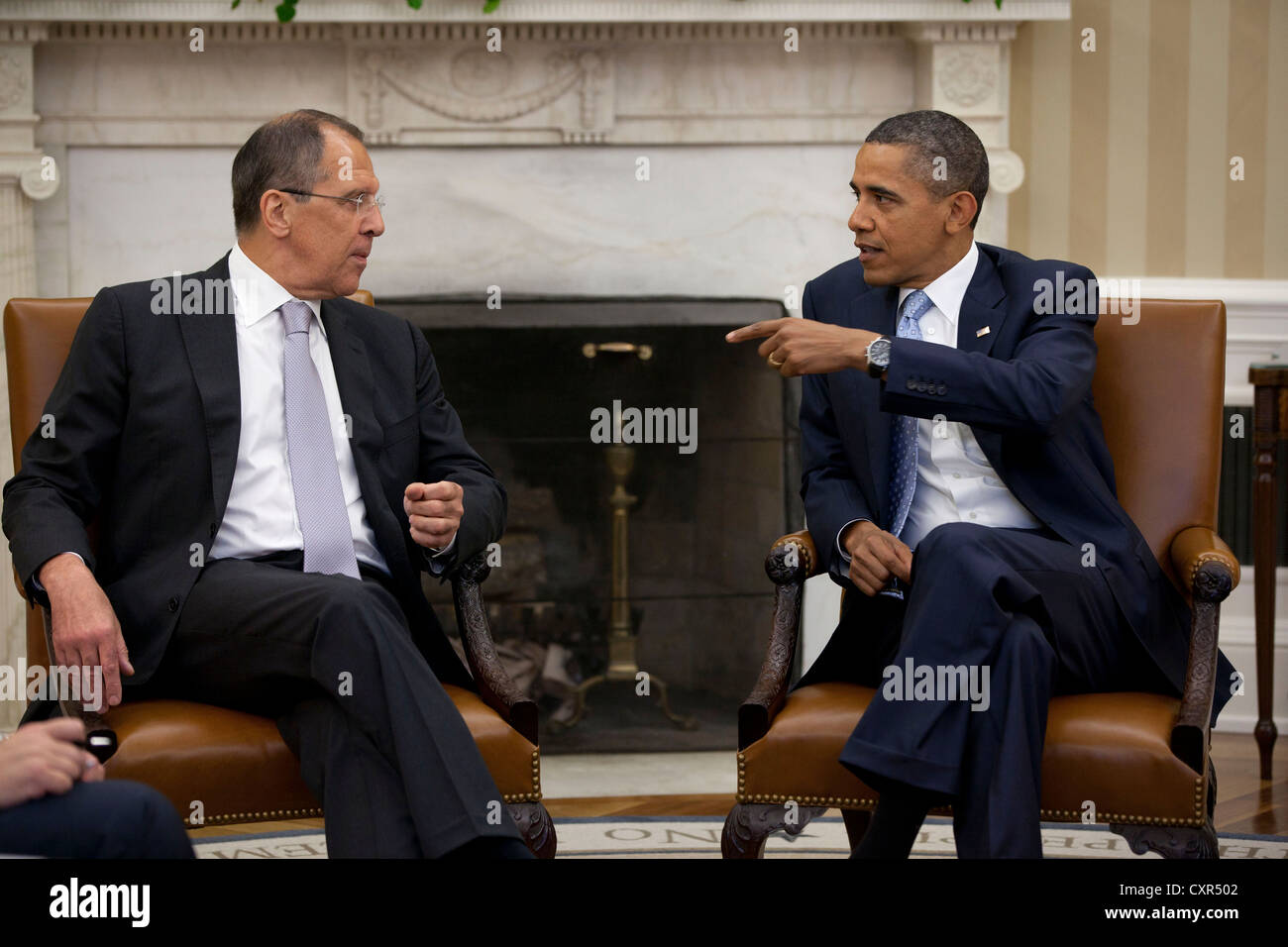 Le président américain Barack Obama rencontre le ministre russe des Affaires étrangères Sergueï Lavrov, le 13 juillet 2011 dans le bureau ovale de la Maison Blanche. Banque D'Images