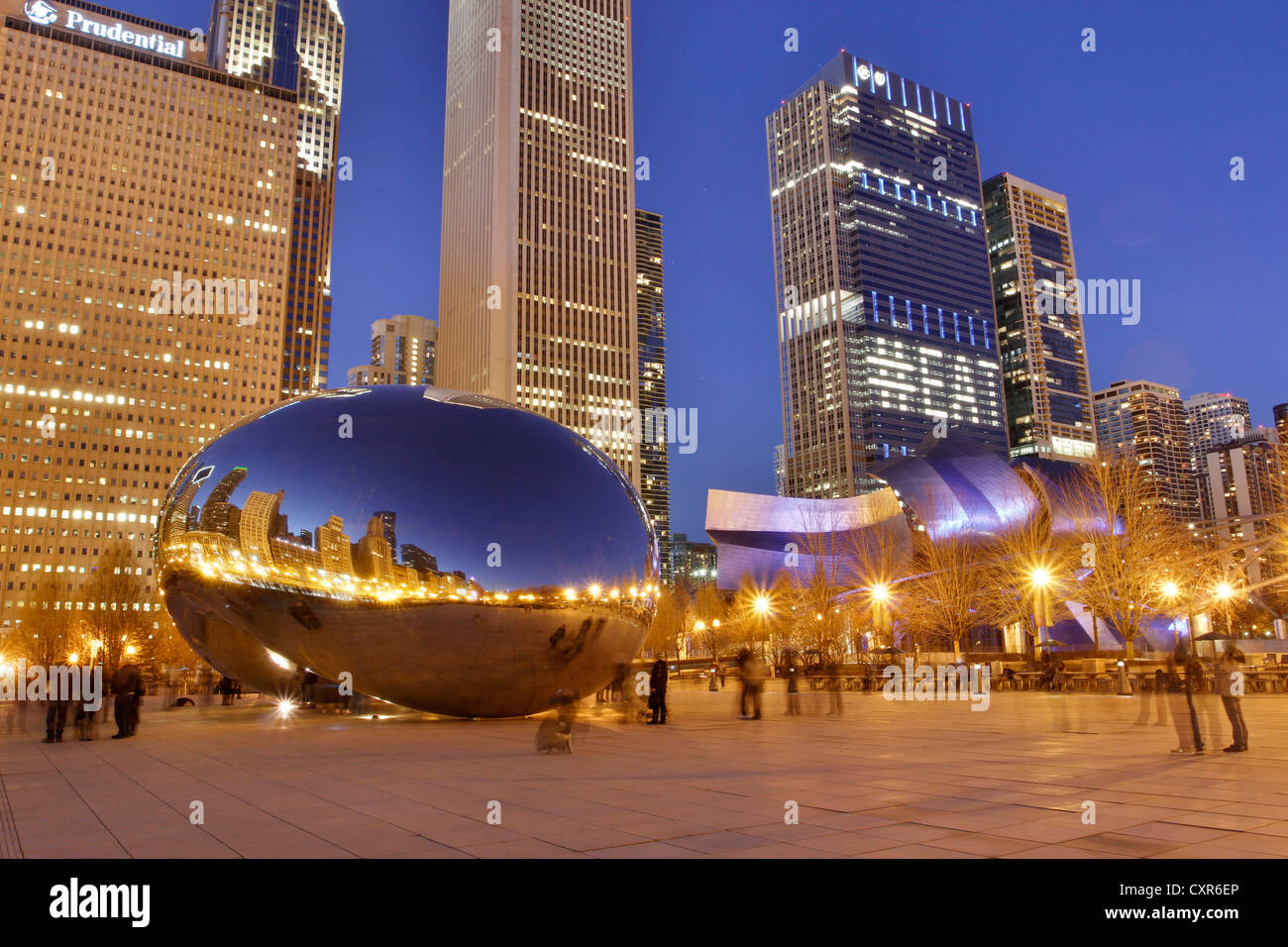 Cloud Gate dans la soirée, Chicago, Illinois, USA, Amérique du Nord Banque D'Images