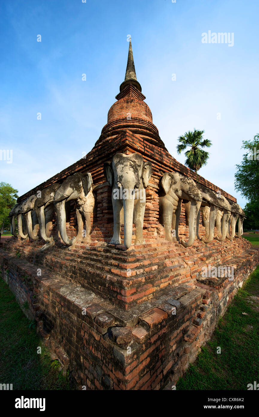 Wat Sorasak, Parc historique de Sukhothaï, Sukhothai, Thaïlande, Asie Banque D'Images