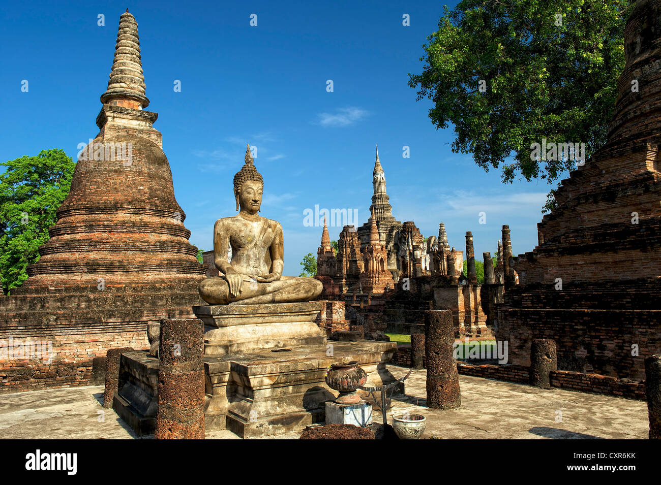 Wat Mahathat, Parc historique de Sukhothaï, Sukhothai, Thaïlande, Asie Banque D'Images