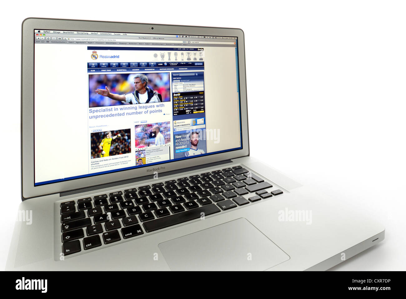 Real Madrid, football club site web affiché sur l'écran d'un Apple MacBook Pro Banque D'Images