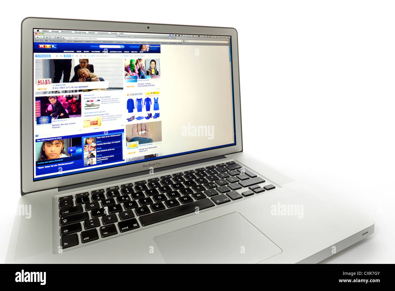 Société de télévision RTL, site web, affiche sur l'écran d'un MacBook Pro Apple Banque D'Images