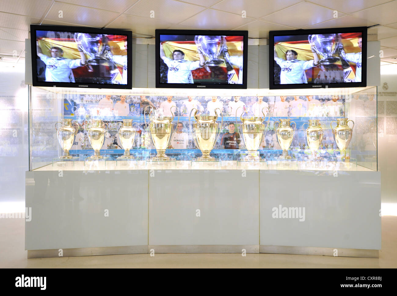 Vitrine, exposition, musée, Stade Santiago Bernabeu, football du Real Madrid, le quartier de Chamartin Banque D'Images
