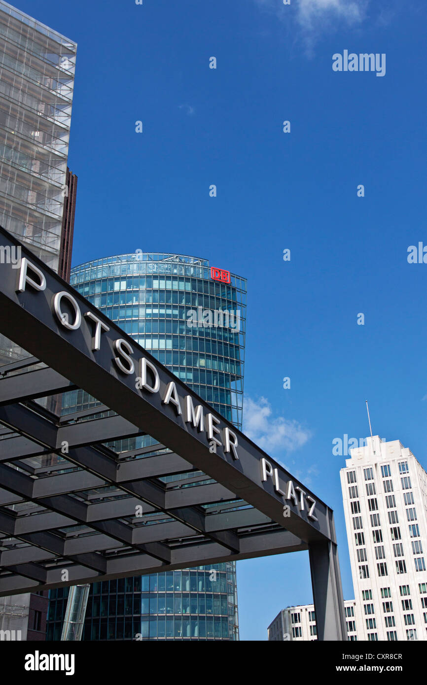 Gratte-ciel à la Potsdamer Platz, DB Tower et Beisheim Center avec le Ritz Carlton Hotel, Potsdamer Platz, Berlin Banque D'Images