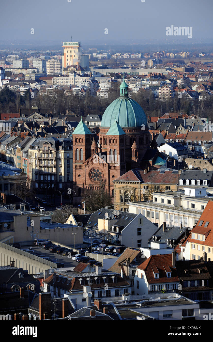 Voir l'Église de Saint-Pierre-le-Jeune catholique église, Strasbourg, département du Bas-Rhin, Alsace, France, Europe, PublicGround Banque D'Images