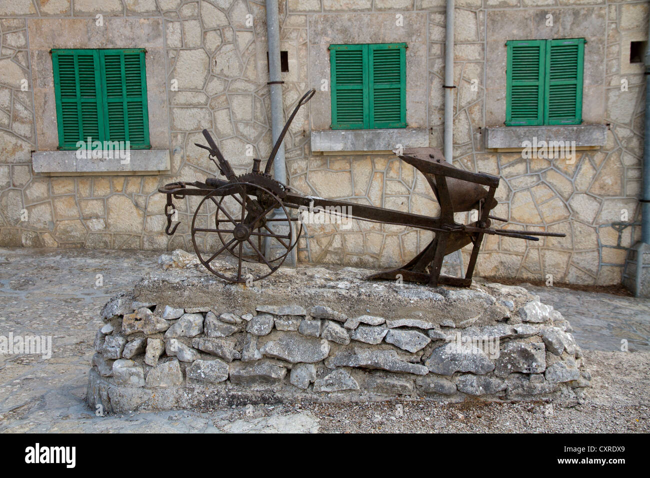 Mettre en œuvre l'outil agricole ancien sanctuaire de Nostra Senyora de Cura Puig de Randa Majorque Îles Baléares Espagne Banque D'Images