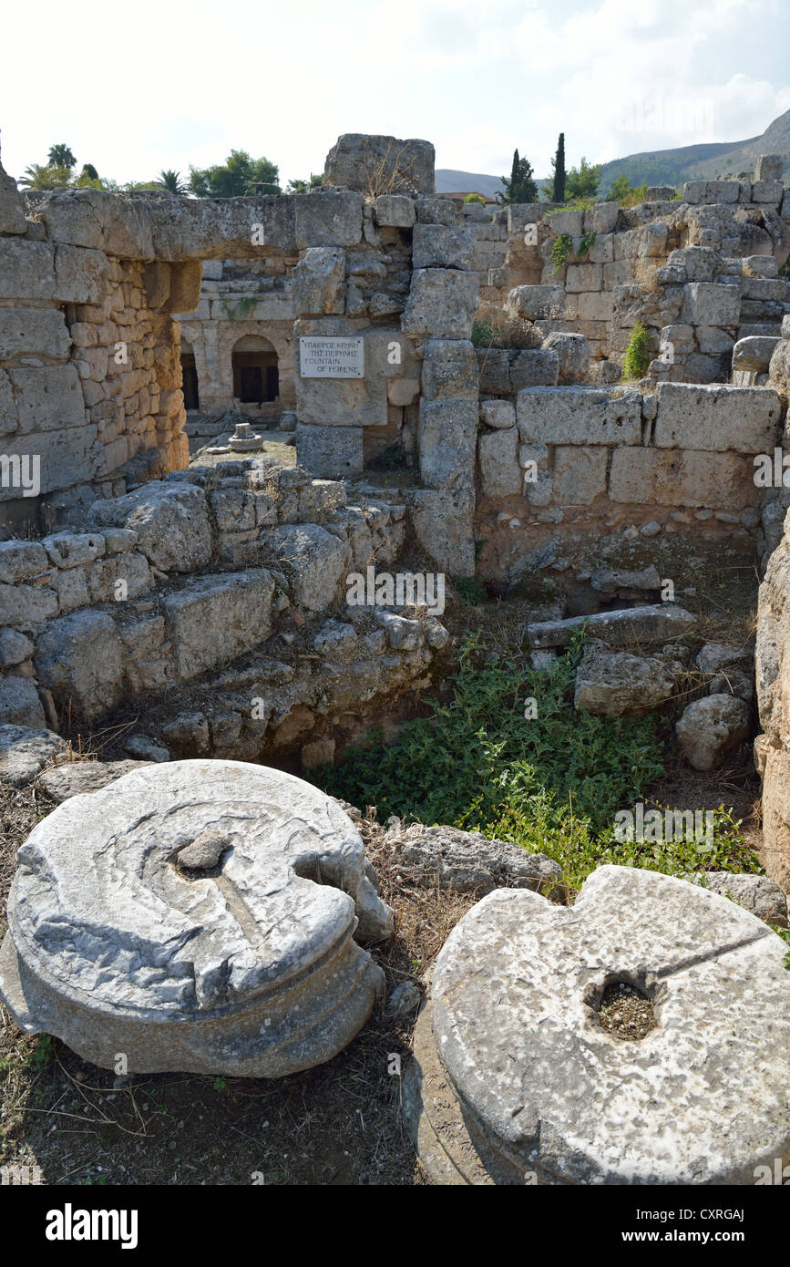 Fontaine de Peirene, ancienne Corinthe Corinthe, municipalité, région du Péloponnèse, Grèce Banque D'Images