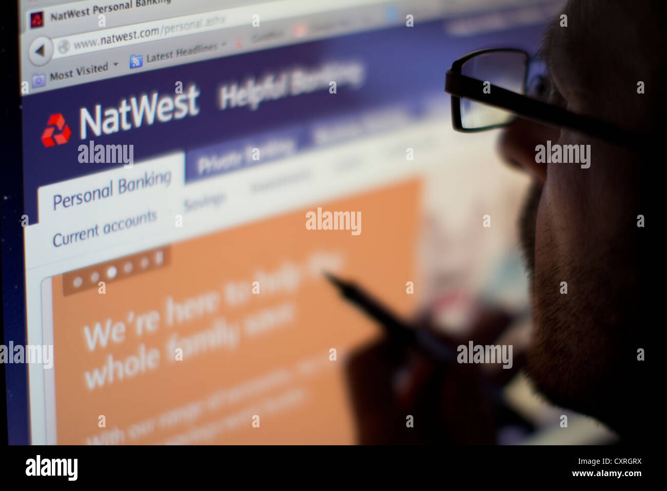 Gros plan sur le site Web en ligne de NatWest Bank, mettant en évidence les services bancaires numériques, l'accès Internet sécurisé et l'interaction des utilisateurs avec l'une des principales plateformes Web des institutions financières britanniques Banque D'Images
