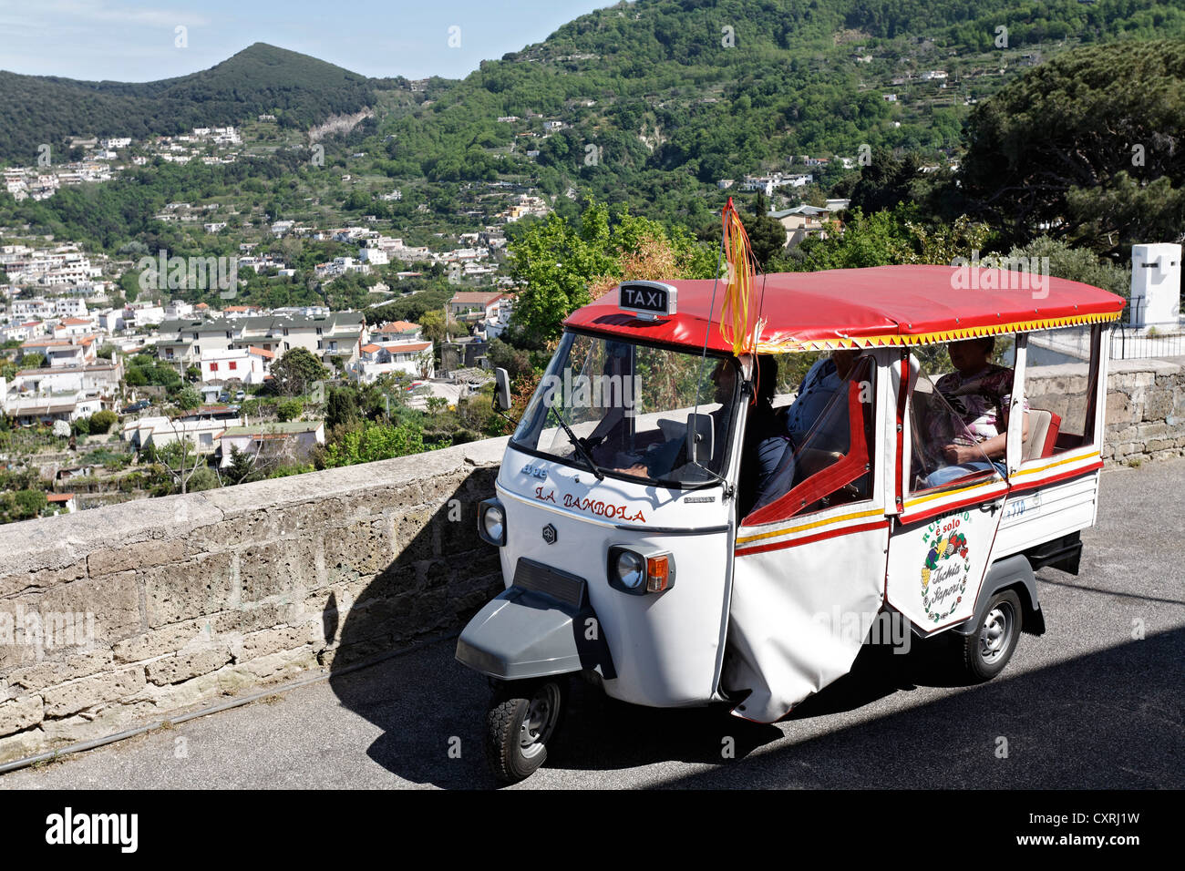 Micro-Taxi avec trois roues, l'île de Ischia, dans le golfe de Naples, Campanie, Italie du Sud, Italie, Europe Banque D'Images