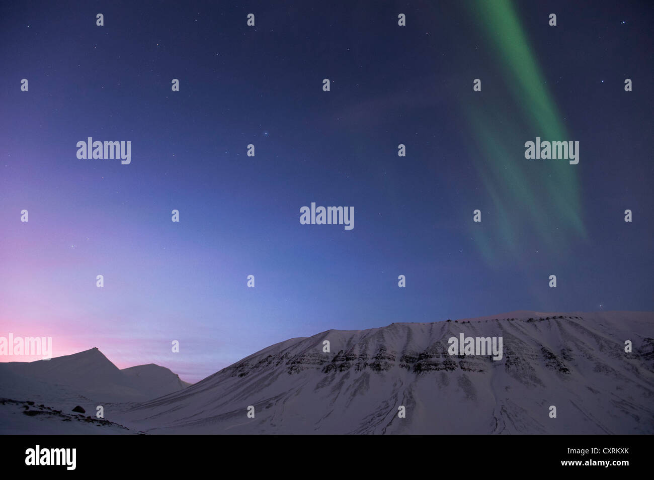 Northern Lights, aurora borealis, nuit polaire, Spitsbergen, Svalbard, Norvège, Europe Banque D'Images