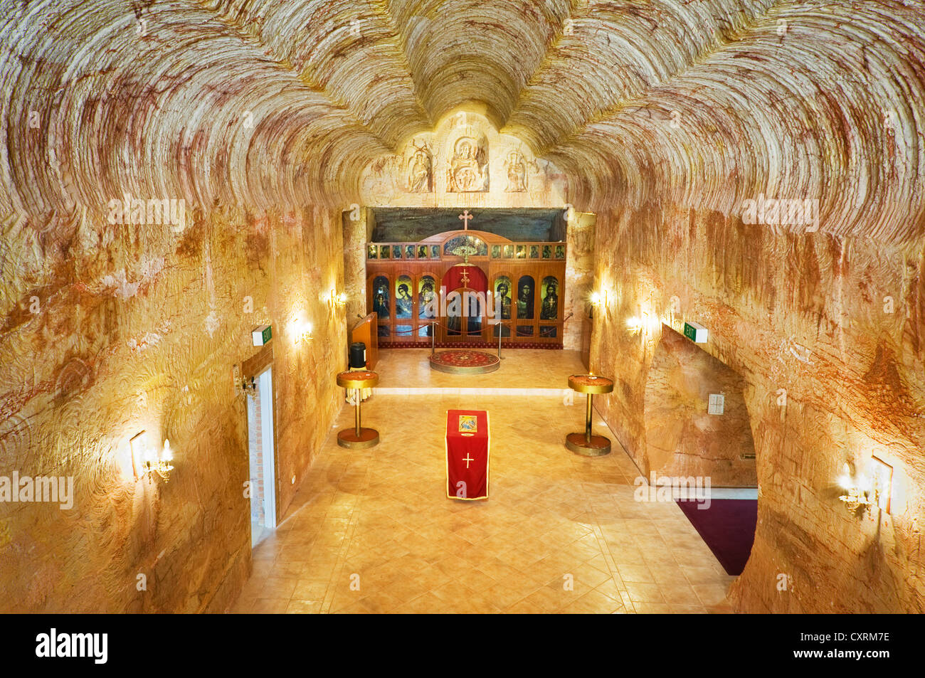 L'église orthodoxe serbe en Coober Pedy underground. Banque D'Images