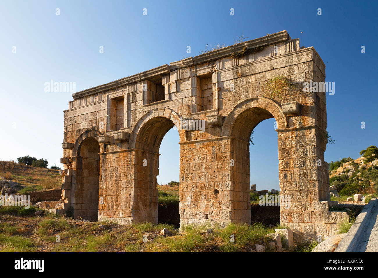 Porte de ville de la ville antique de Patara, triomphe d'Metius Modestus, côte lycienne, Lycie, Turquie Banque D'Images