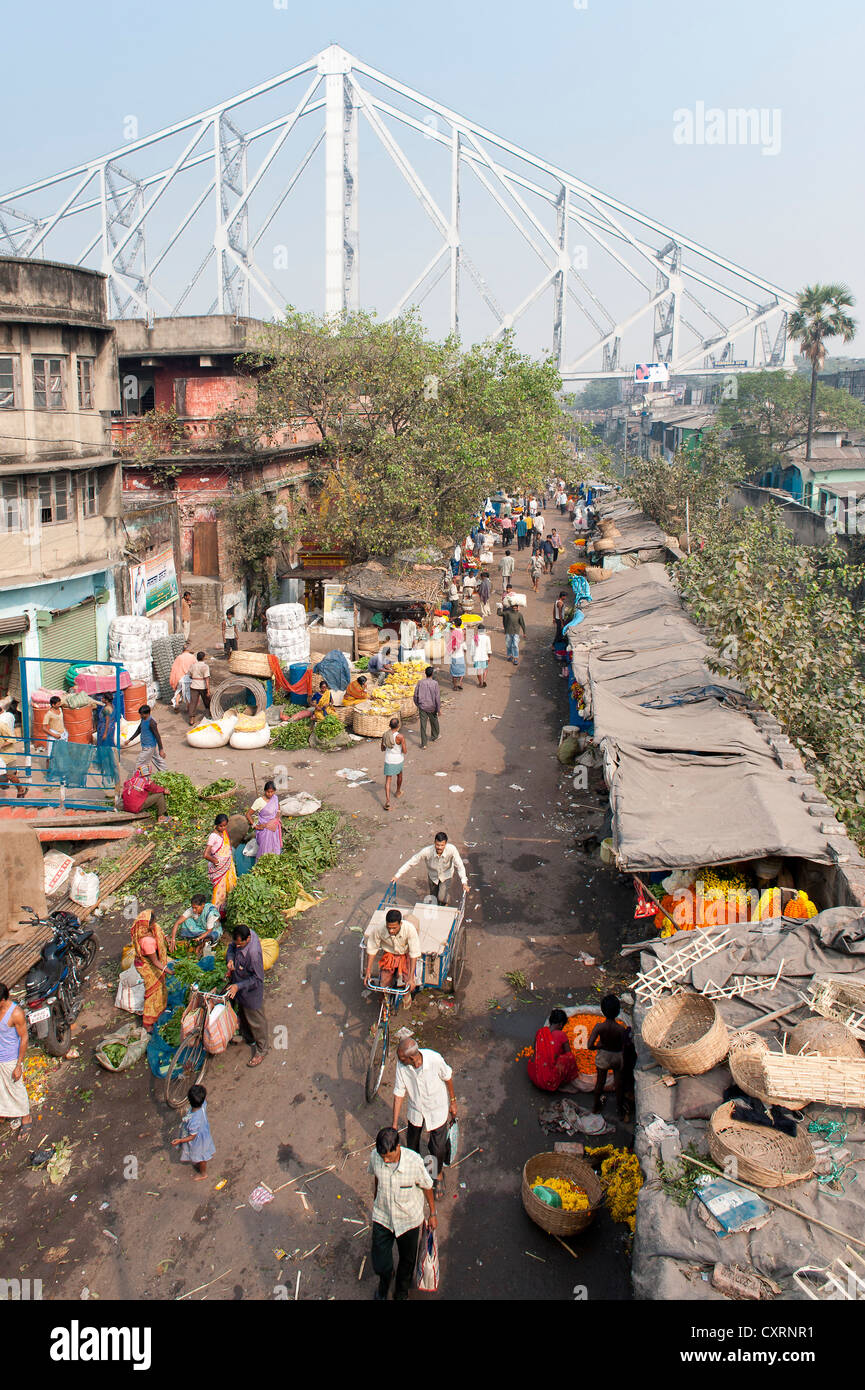 Marché, Howrah Bridge, New Delhi ou Calcutta, Bengale occidental, est de l'Inde, l'Inde, l'Asie Banque D'Images