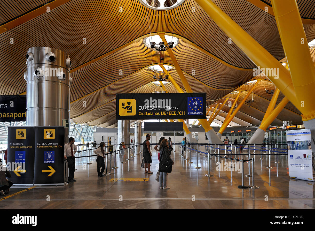 Sortie pour les citoyens de l'UE à l'aéroport Barajas, Madrid, Spain, Europe Banque D'Images