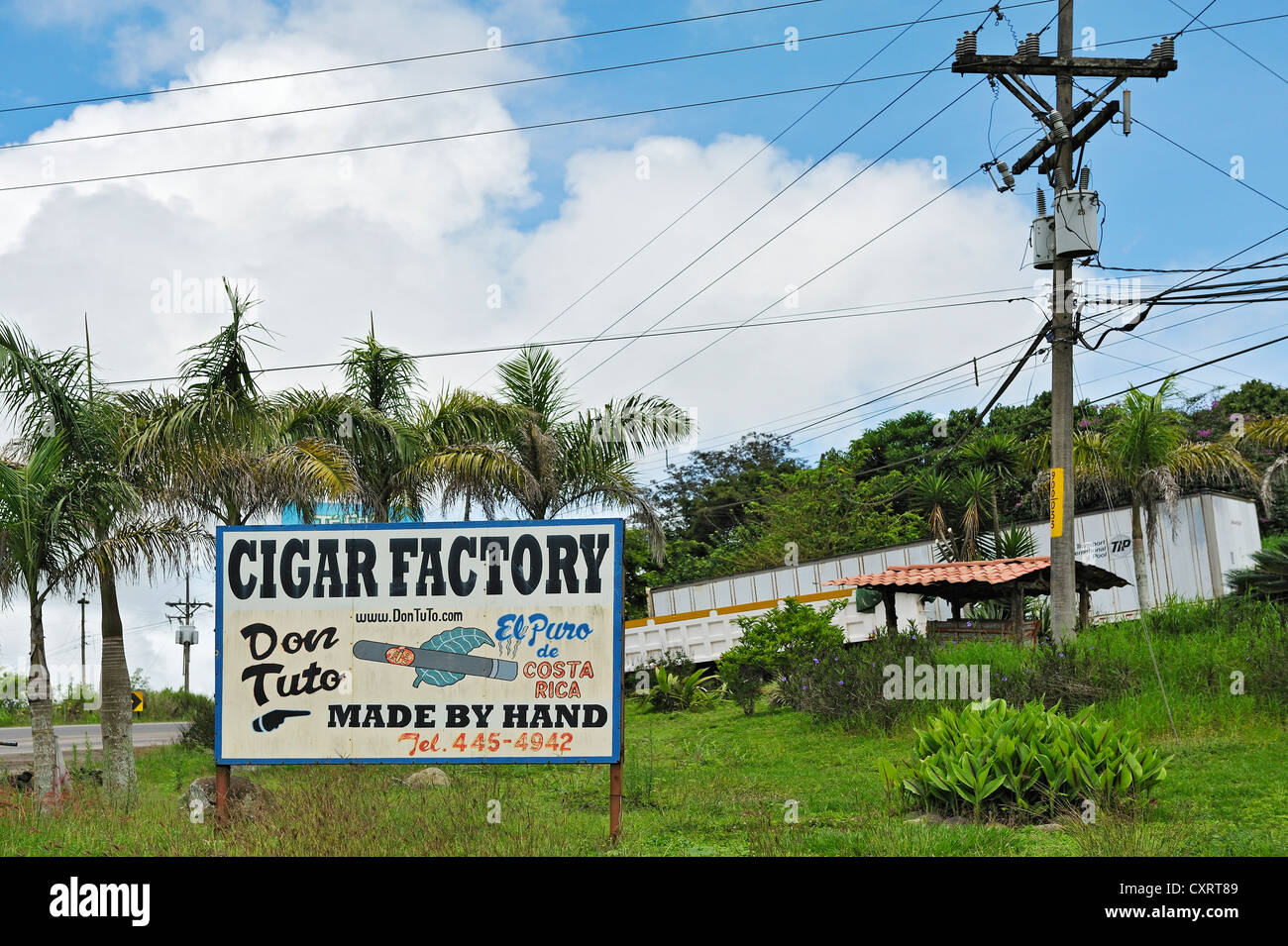 Signer pour une fabrique de cigares, près de San Ramon, Province d'Alajuela, Costa Rica, Amérique Centrale Banque D'Images
