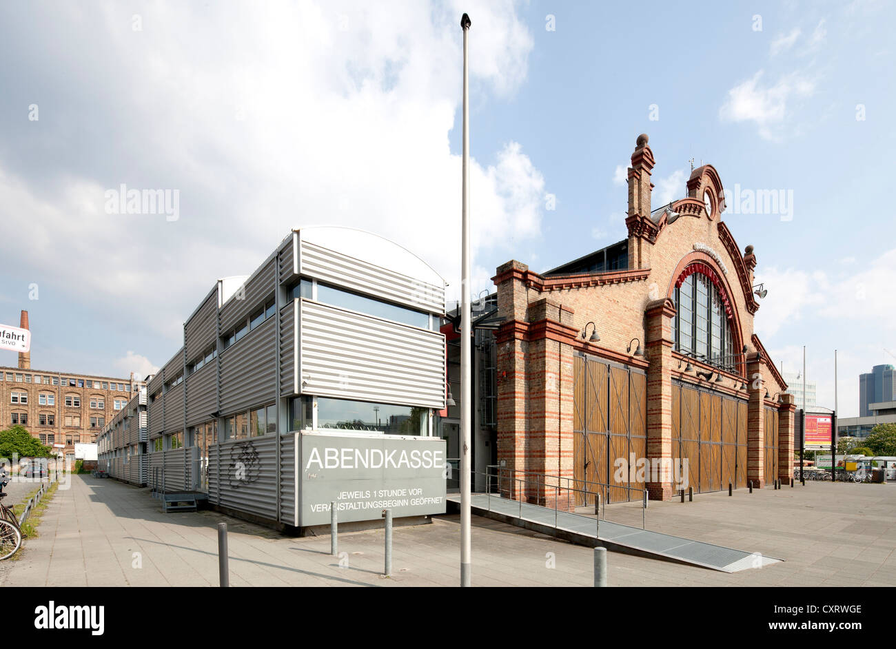Un ancien dépôt, Bockenheimer depot et l'atelier principal pour les tramways, l'emplacement de l'Staedtischen Buehnen théâtre municipal Banque D'Images