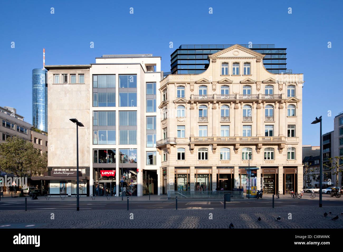 Bureaux et immeubles de détail sur square Rathenauplatz, Frankfurt am Main, Hesse, Germany, Europe, PublicGround Banque D'Images