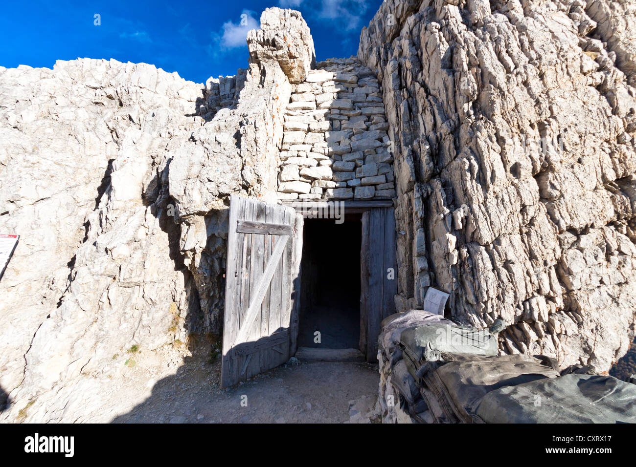 Entrée du musée de la guerre, du réseau de tunnels, Mt Lagazuoi, Dolomites, Italie, Europe Banque D'Images