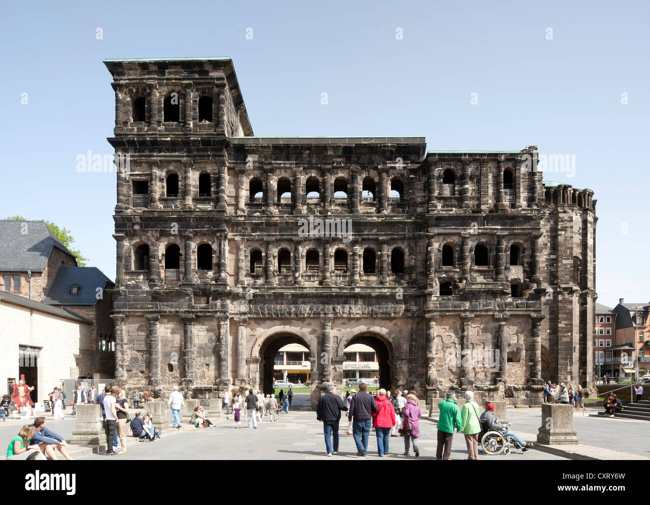 Vue du sud, Porta Nigra, UNESCO World Heritage Site, Trèves, Rhénanie-Palatinat, Allemagne, Europe, PublicGround Banque D'Images Vue du sud, Porta Nigra, UNESCO World Heritage Site, Trèves, Rhénanie-Palatinat, Allemagne, Europe, PublicGround Banque D'Images