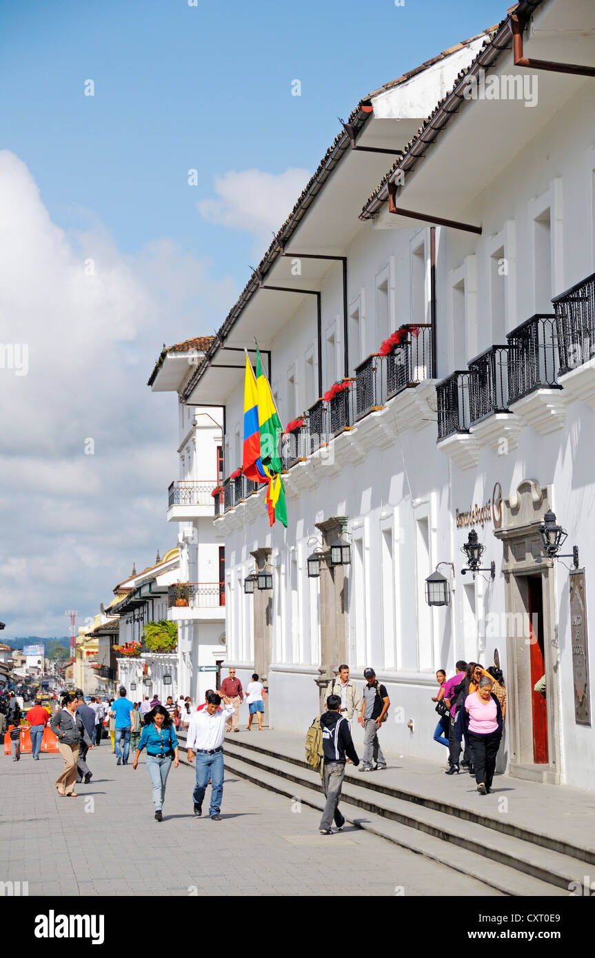 L'architecture coloniale du Parque Caldas, Popayán, capitale de la province de Cauca, Colombie, Amérique latine, Amérique du Sud Banque D'Images