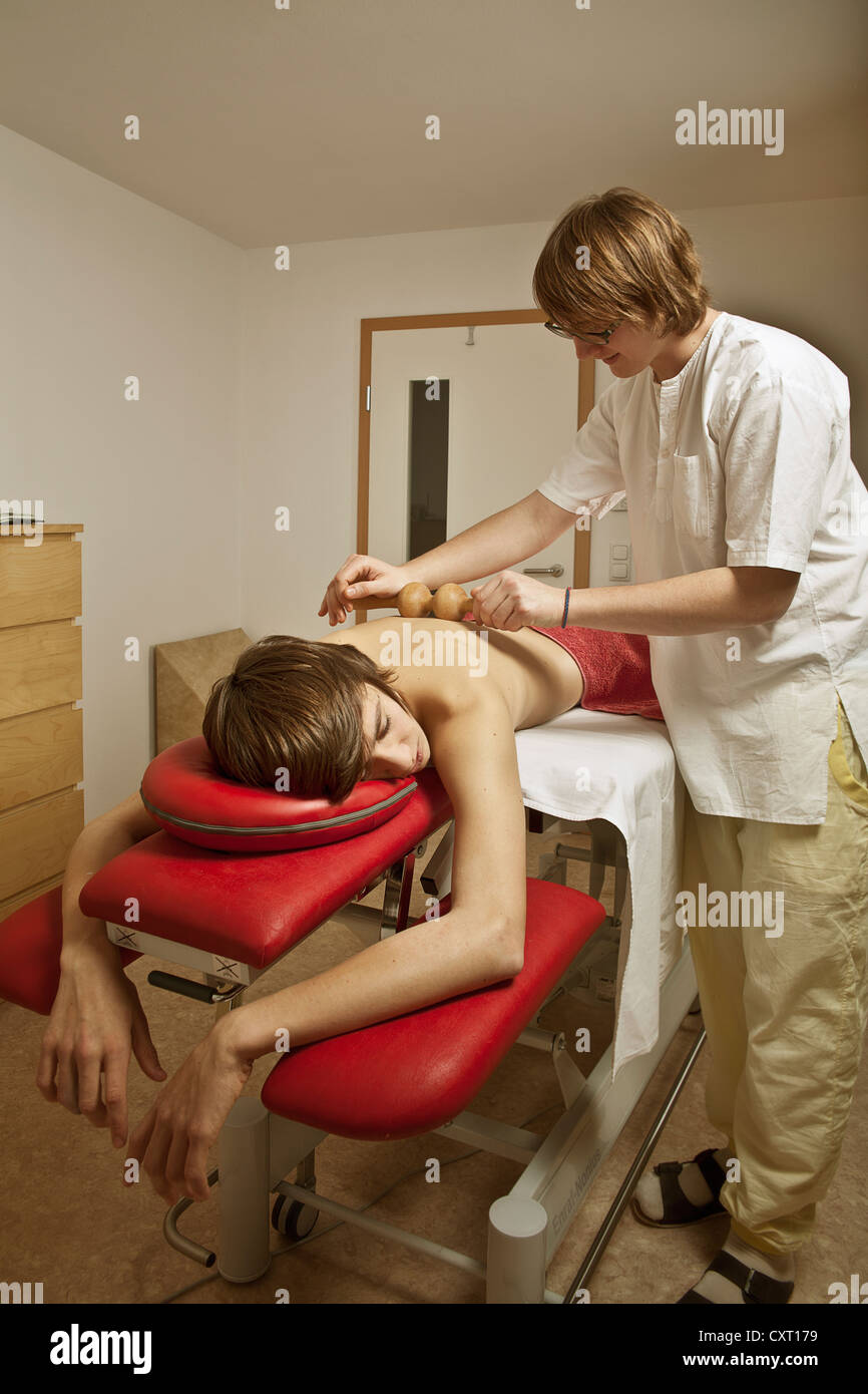 Obtenir un massage thérapeutique du patient, massothérapeute Banque D'Images
