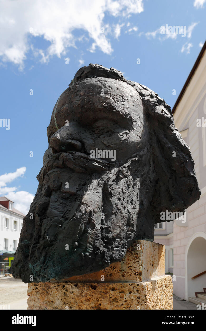 Buste de Johannes Brahms dans avant de la Musée de Brahms, Muerzzuschlag près le Semmering Pass, Styrie, Autriche, Europe Banque D'Images