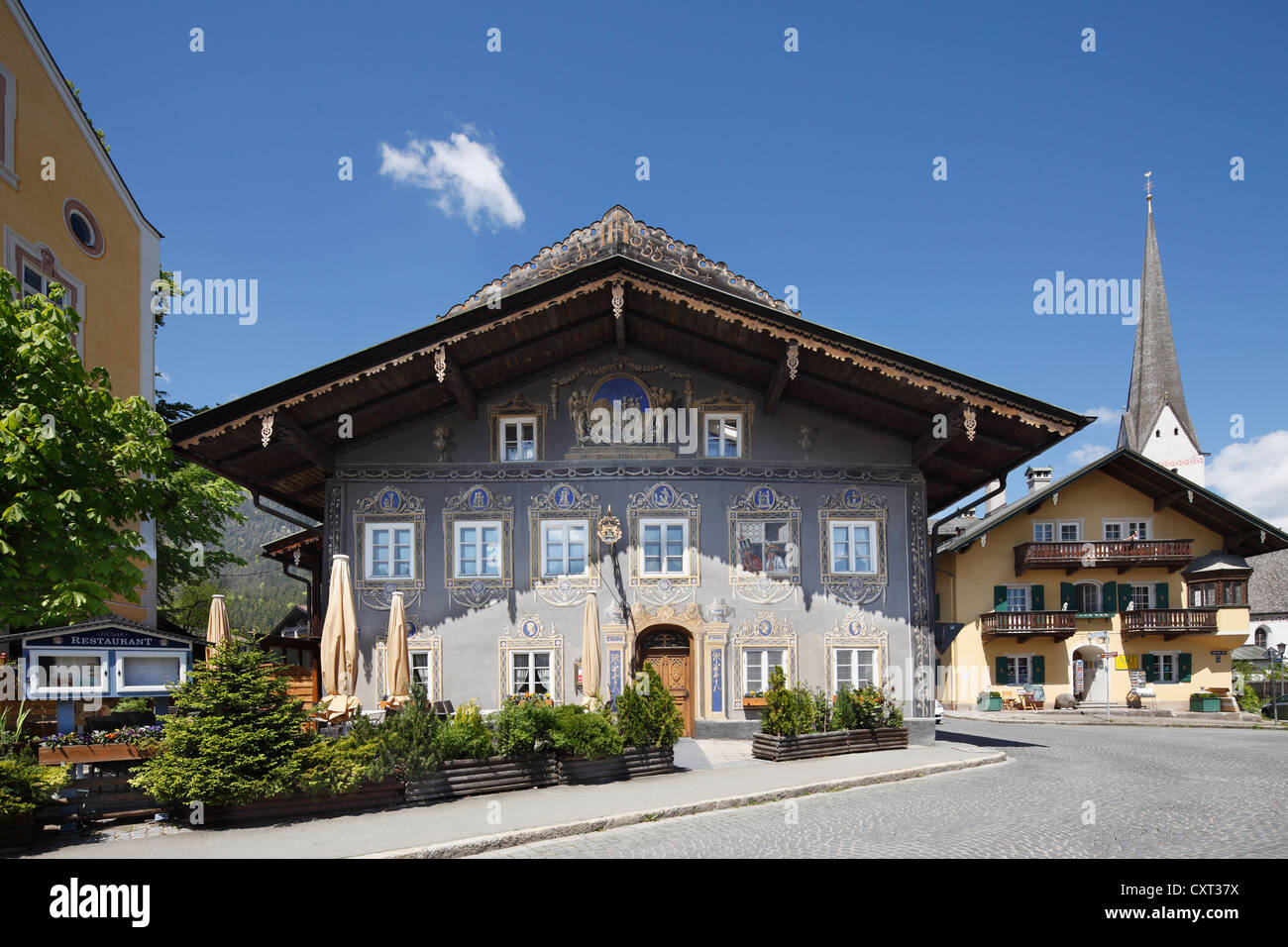 Restaurant Hussar, Haus zum Husaren building, l'ancienne église paroissiale de Saint Martin, district de Garmisch, Garmisch-Partenkirchen Banque D'Images