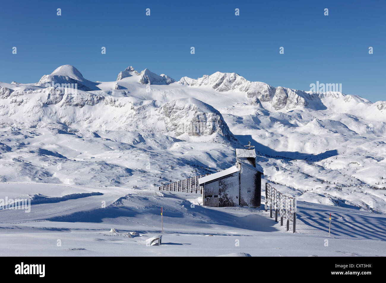 Hoher Gjaidstein Mountain, Montagne Hoher Dachstein, Hohes Kreuz, Heilbronn, chapelle de montagne montagnes de Dachstein Banque D'Images